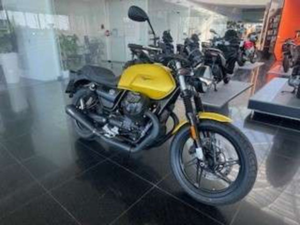 Moto Guzzi V7 Stone