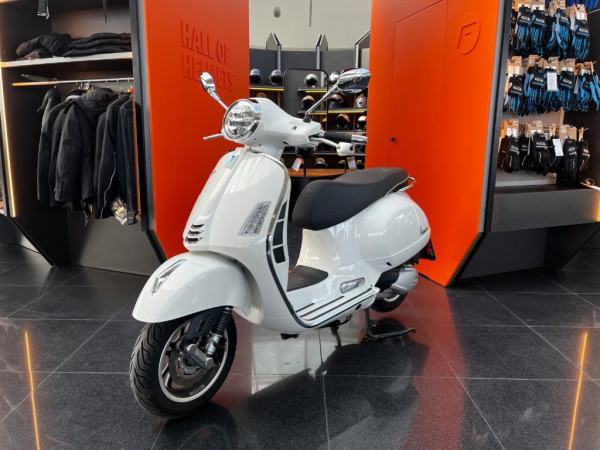 Vespa GTS 300 hpe