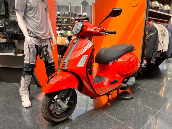 Vespa GTS 125 Super Sport