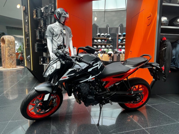 KTM 890 Duke