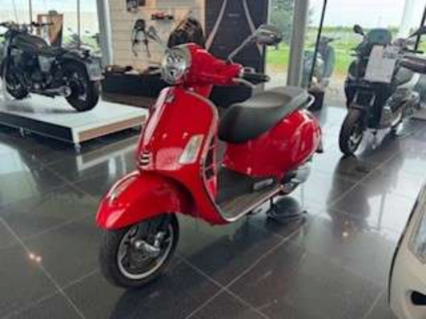 Vespa GTS 300 hpe Super
