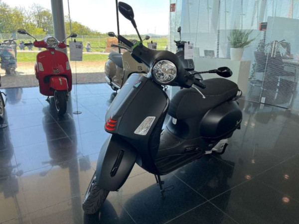 Vespa GTS 125