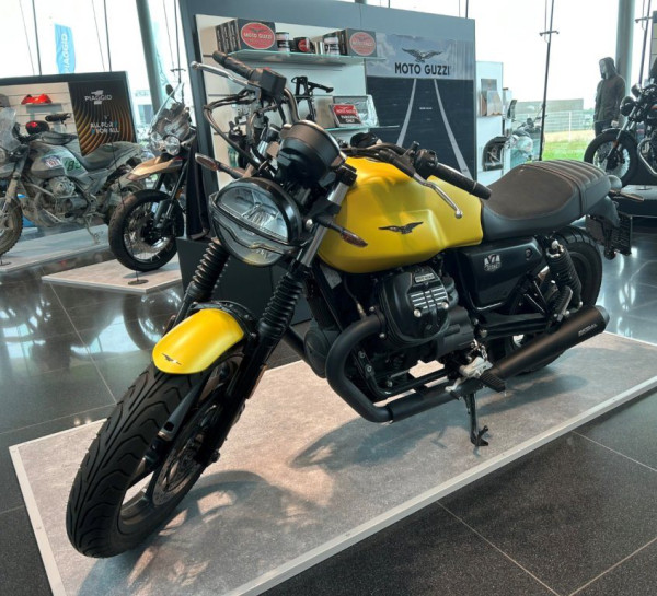 Moto Guzzi V7 Stone
